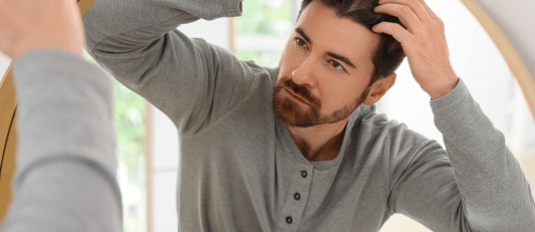 נשירת שיער מלחץ: הסיבות, התסמינים והטיפולים הטובים ביותר